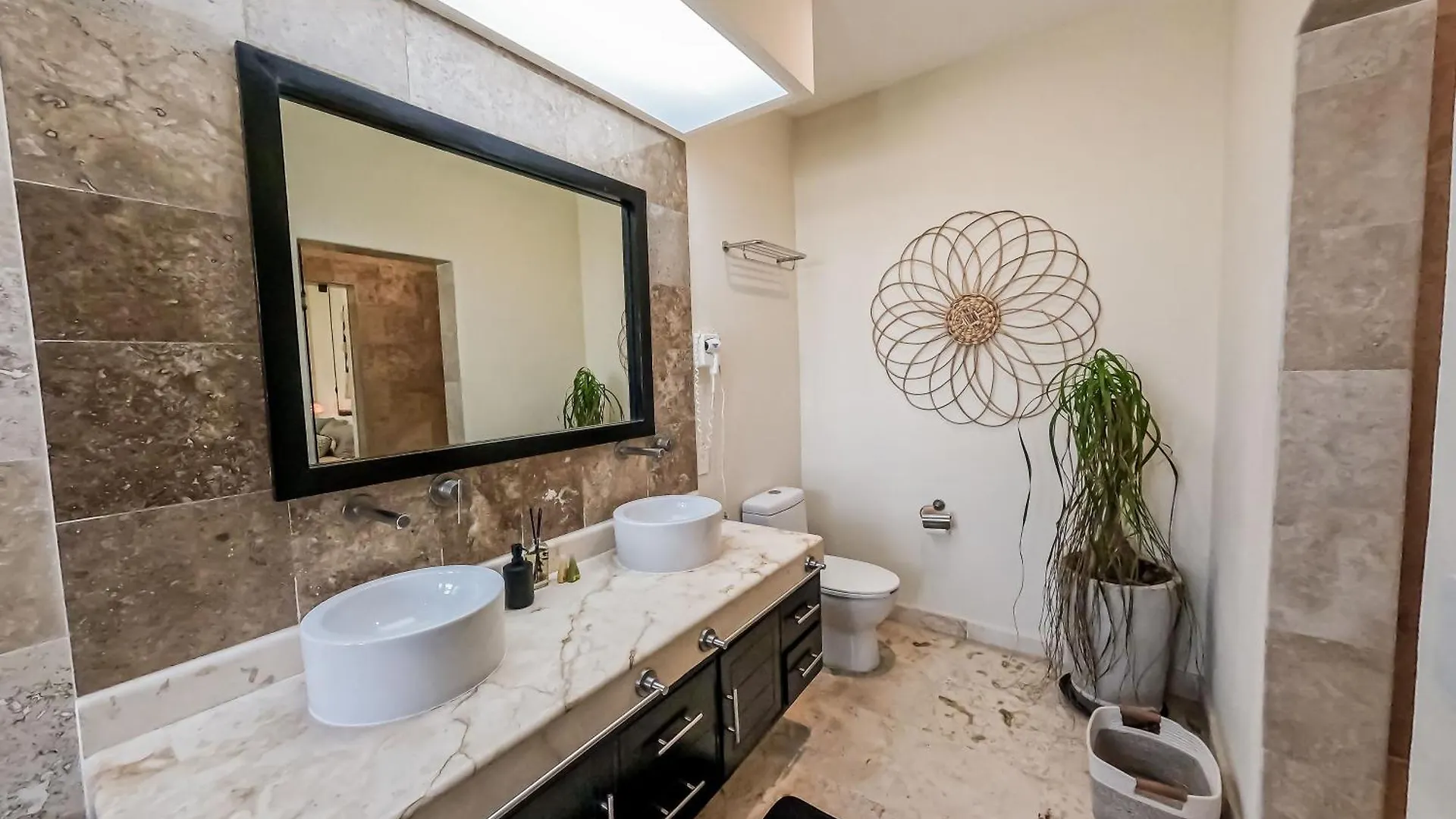 Apartment Beachfront Chic At El Faro Resort Playa del Carmen